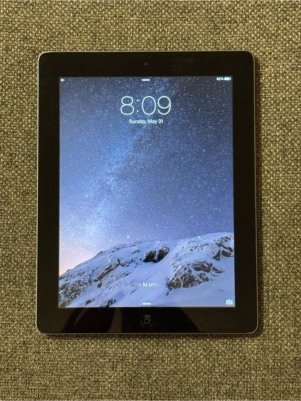 Apple iPad 2 16GB Black Silver Unlocked With Charger